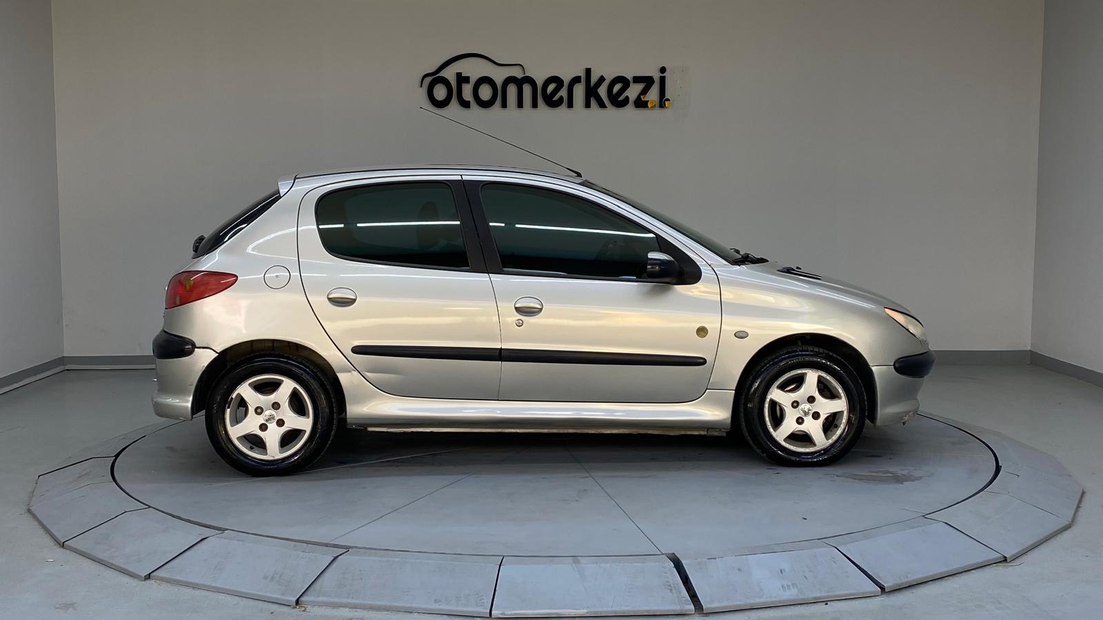 PEUGEOT 206 5
